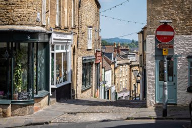 31 Mayıs 2020 'de Frome, Somerset, İngiltere' deki Coronavirus tecridi nedeniyle terk edilmiş bir Catherine Hill 'e bakıyoruz.