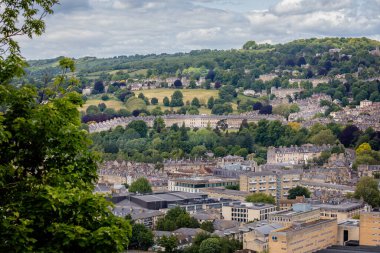 16 Mayıs 2020 'de Alexandra Park, Bat, Somerset, İngiltere' den The Royal Crescent de dahil olmak üzere Bath şehir manzarası yükseldi.