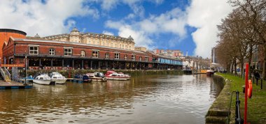 Bristol Rıhtım Deposu 31 Aralık 2019 'da Bristol, Avon, İngiltere' de elden çıkarıldı.