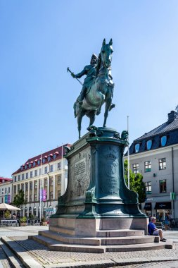 Charles XX heykeli at sırtında 26 Temmuz 2019 'da İsveç' in Göteborg kentinde