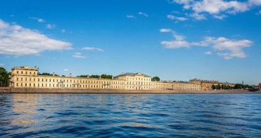 Saint Petersburg Politeknik Üniversitesi Temel Kütüphanesi 23 Temmuz 2019 'da Rusya' nın St. Petersburg kentindeki Neva Nehri 'nden