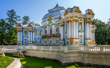 22 Temmuz 2019 'da Rusya' nın Puşkin kentindeki Catherine Sarayı 'ndaki Hermitage Pavyonu.