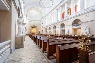 Thorvaldsen 'in ünlü İsa heykelleri ve Kopenhag Katedrali içindeki 12 Havari 18 Temmuz 2019' da