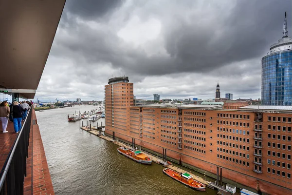 Vista Los Edificios Oficinas Ladrillo Rojo Otro Lado Del Río — Foto de Stock