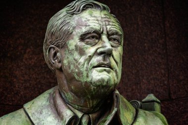 Franklin Roosevelt 'in heykelinin kapanışı 13 Mayıs 2019' da Washington DC 'deki Franklin Roosevelt Anıtı' nda.