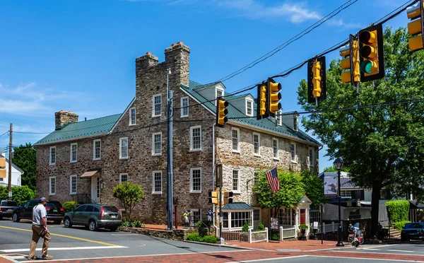 15 Mayıs 2019 'da Middleburg, Virginia, ABD' deki tarihi Red Fox Inn ve Tavern