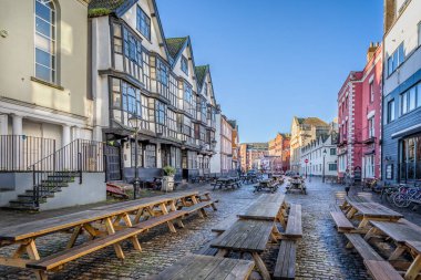 21 Aralık 2019 'da King Street, Bristol, Avon, İngiltere' deki LLandoger Trow Jacobean Pub