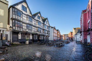 21 Aralık 2019 'da King Street, Bristol, Avon, İngiltere' deki LLandoger Trow Jacobean Pub