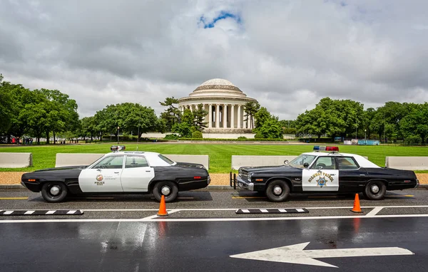 Par Coches Antiguos Policía California Estacionados Frente Jefferson Memorial Washington — Foto de Stock