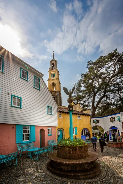 Italienisches Dorf Portmeirion Mit Glockenturm Wales Großbritannien April 2019 — Stockfoto