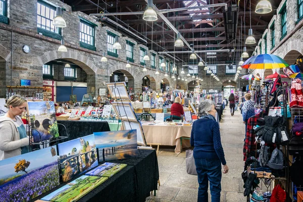 Tavistock kapalı pazar - Antik Pannier Pazarı - Tavistock, Devon, İngiltere 'de 20 Şubat 2019 tarihinde çekildi