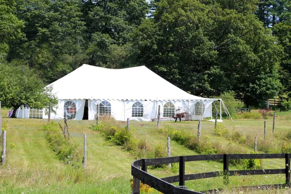 Grote Witte Bruiloft Receptie Evenementen Tent — Stockfoto