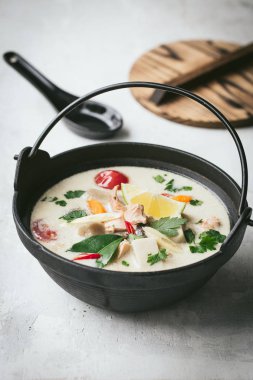 Tay gıda arka plan. Tom kha pla. Metin için yer ile üstten görünüm.