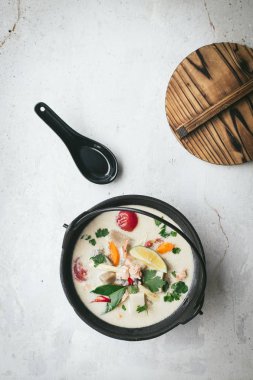 Tay gıda arka plan. Tom kha pla. Metin için yer ile üstten görünüm.