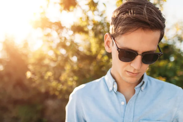 Beautiful Stylish Guy Glasses Posing Beach Sunset Hipster Posing Stylish — Stock Photo, Image