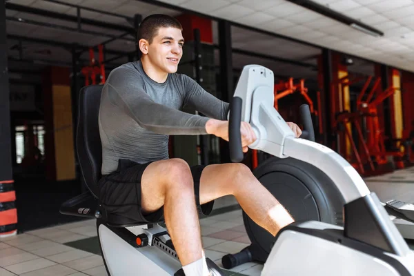 Een Man Die Zich Bezighouden Met Opleiding Een Fiets Van — Stockfoto