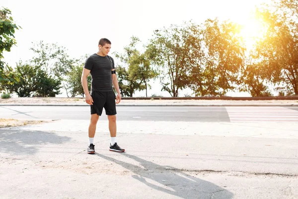 adam sokakta, spor eğitim jog bir sabah yapar