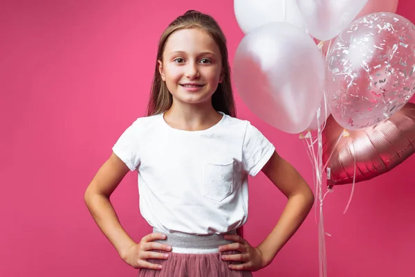 Retrato Una Chica Con Globos Estudio Sobre Fondo Rosa — Foto de Stock