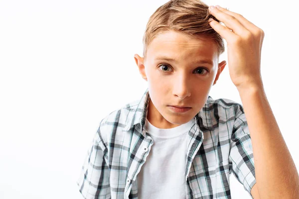 Schöner Mann Glättet Seine Haare Teen Boy Changes Hairstyle Studio — Stockfoto