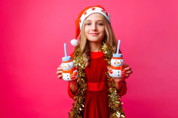 Teen Santa Čepice Pozlátko Krku Obsahuje Láhve Šťávy Vánoce Tvaru — Stock fotografie