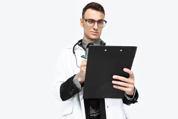 Jeune Stagiaire Avec Des Lunettes Une Robe Blanche Stéthoscope Autour — Photo