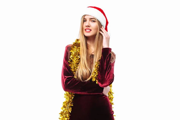 Mulher Feliz Santa Chapéu Vestido Celebrando Ano Novo Com Ouropel — Fotografia de Stock