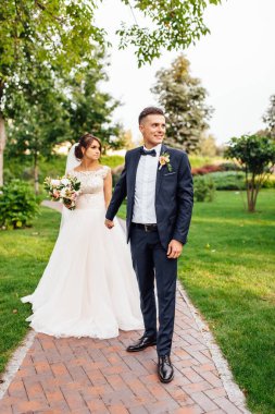 Gelin ve damat doğa portresi