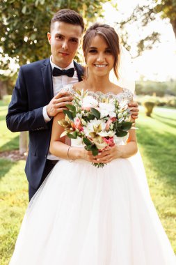 Gelin ve damat doğa portresi