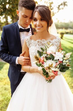 Gelin ve damat doğa portresi