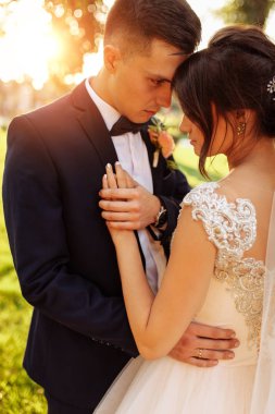 Gelin ve damat doğa portresi