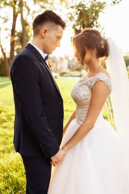 Gelin ve damat doğa portresi