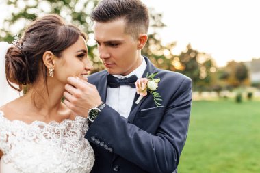 Gelin ve damat doğa portresi