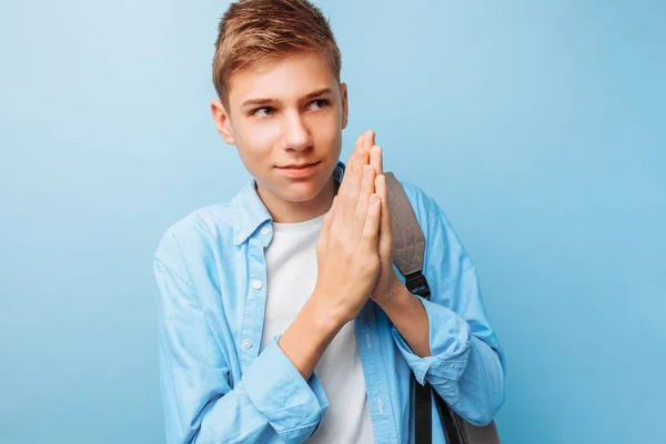 Adolescente Complicado Cara Que Pensou Algo Ruim Fundo Azul — Fotografia de Stock