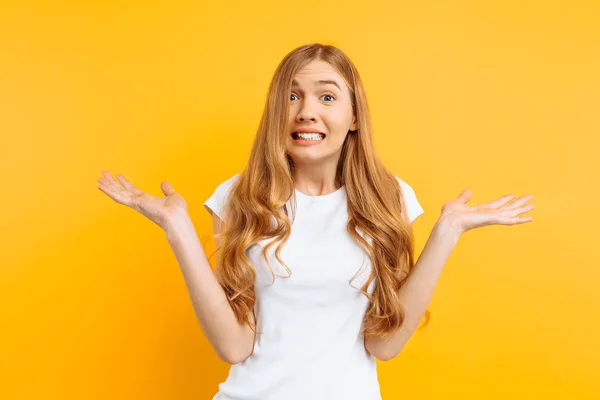 Angered Woman Shrugs Indecisive Expression Her Face White Shirt Depicts — Stock Photo, Image