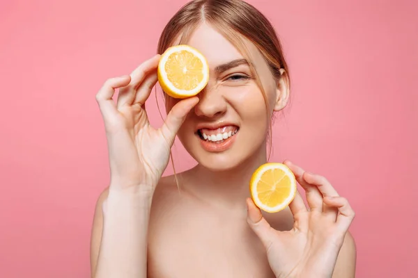 Retrato Una Chica Femenina Alegre Piel Natural Clara Una Chica — Foto de Stock