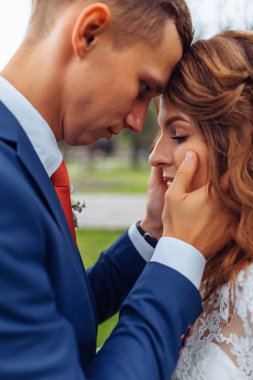 doğa güzel genç düğün çift, aşık çift