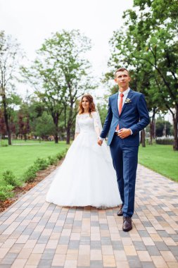 doğa güzel genç düğün çift, aşık çift