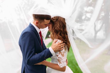 doğa güzel genç düğün çift, aşık çift