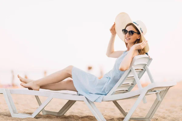 Beautiful Girl Summer Hat Summer Dress Resting Sea Sunbathing Lying — Stock Photo, Image