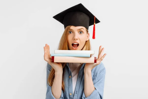 Stunned Beautiful Graduate Graduation Cap Her Head Books Her Hands — Stock Photo, Image