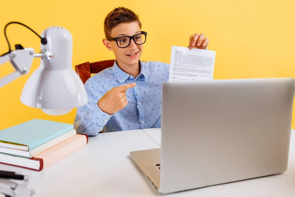 Suspension Closure Schools Schoolboy Guy Watch Online Education Lesson Communicates — Stock Photo, Image