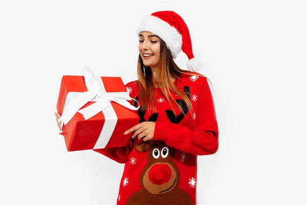 Beautiful Young Woman Christmas Sweater Santa Claus Hat Holding Christmas — Stock Photo, Image