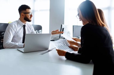 Ofisteki iş adamları takım çalışması, iş konsepti