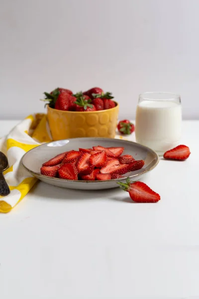 Çilek cam süt plaka çilek kavanoz 