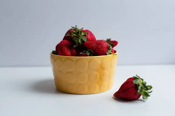 Çilek cam süt plaka çilek kavanoz 