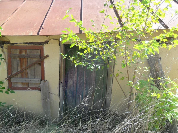 Gamla Övergivna Lera Huset — Stockfoto