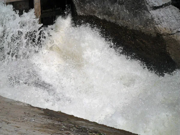 Schneller Fluss Von Wasser Weißem Schaum Und Steinen — Stockfoto