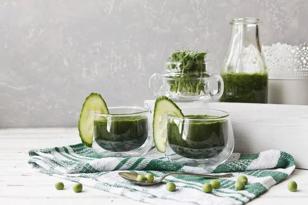 Close Homemade Green Smoothie Made Fresh Spinach Peas Cucumber White — Stok Foto