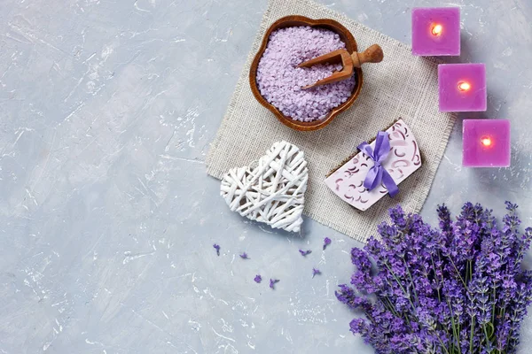 Ramo Lavanda Jabón Hecho Mano Símbolo Del Corazón Velas Sal — Foto de Stock