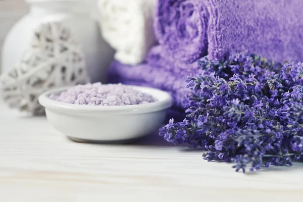 Lavender Flowers Aromatic Sea Salt Towels Konsep Untuk Spa Salon — Stok Foto